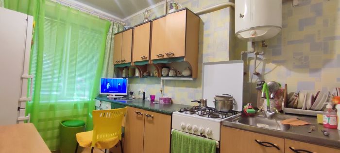 Продам 2к квартиру з ремонтом на ж/м Покровський, вул. Метробудівська 5