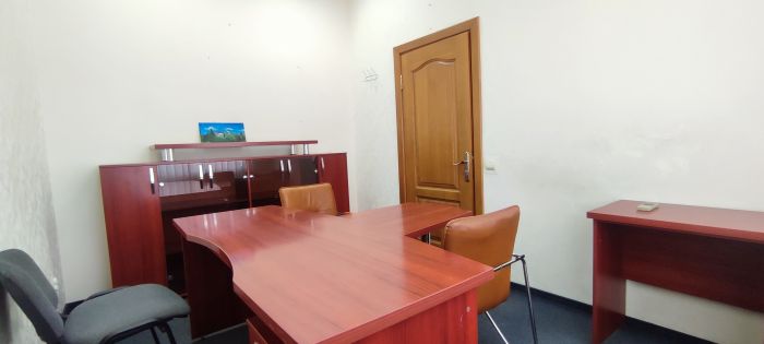 Сдам офис с мебелью район пл. Старомостовая (Островского)