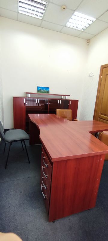 Сдам офис с мебелью район пл. Старомостовая (Островского)