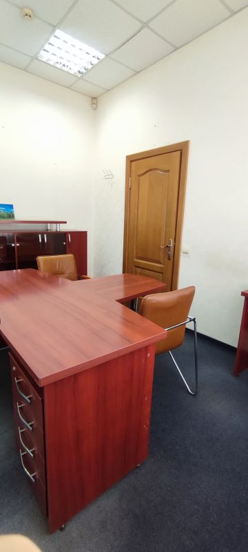 Сдам офис с мебелью район пл. Старомостовая (Островского)