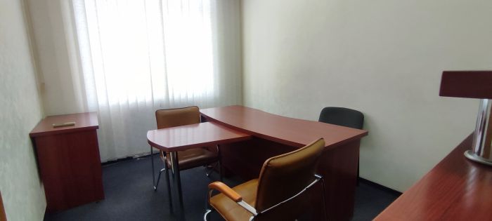 Сдам офис с мебелью район пл. Старомостовая (Островского)