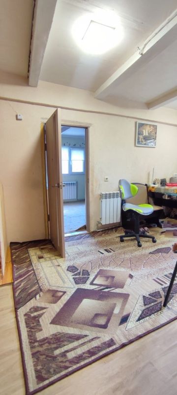 Продам будинок-дачу в чудовому місті 2 поверхи, опалення, вода в будінку 7 соток