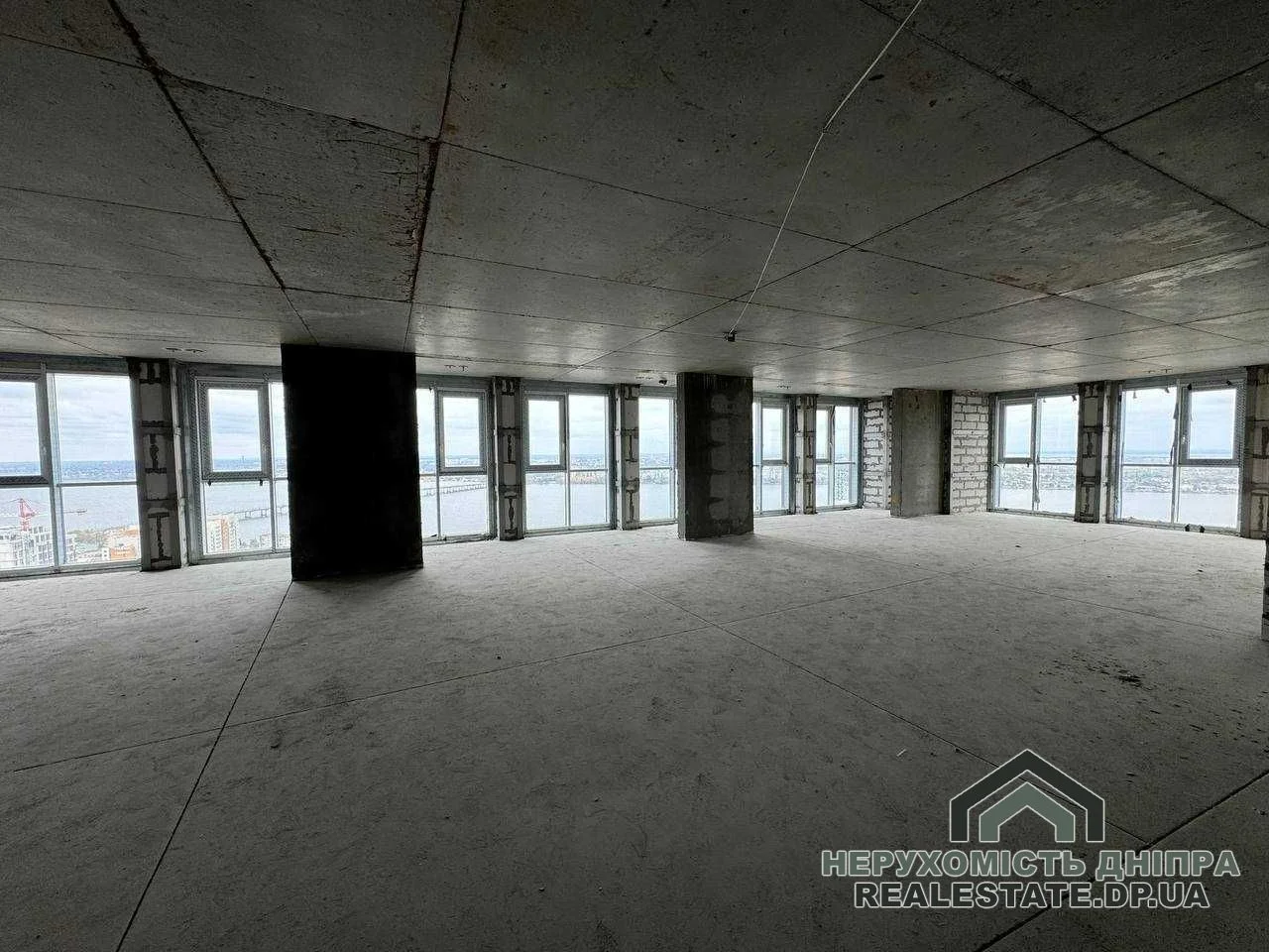 Продам 4 кімнатну квартиру 213 м² ЖК Новодворянський вул Володимира Вернадського