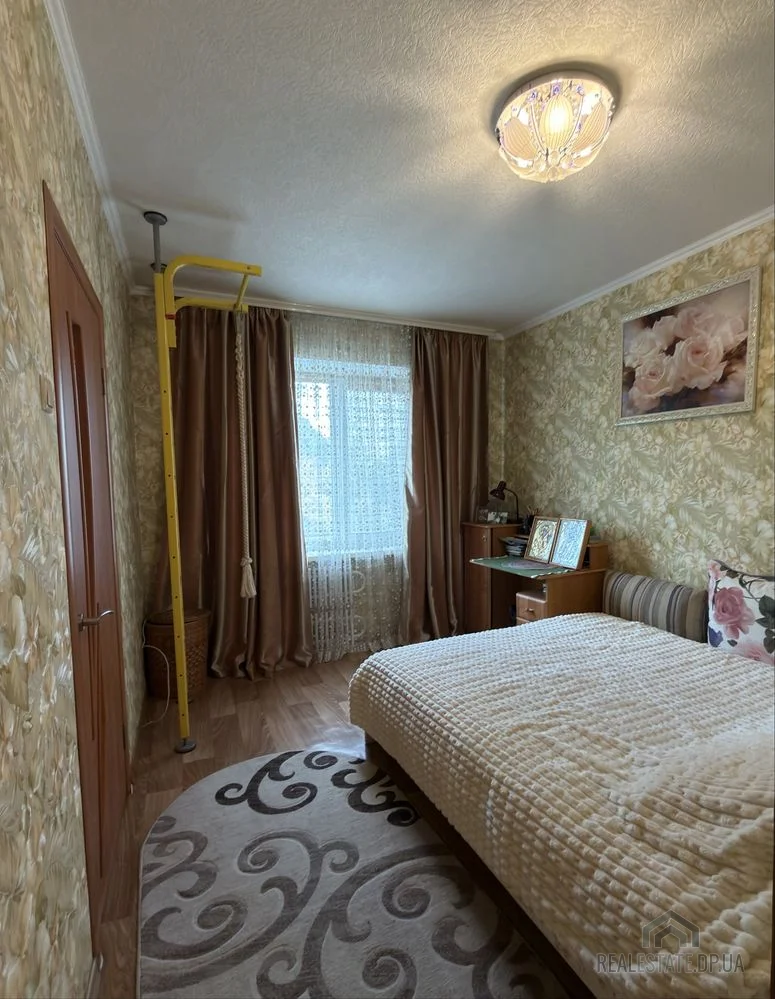 Квартира · Дніпро, Новокодацький (Ленінский) район, Парус, Метробудивская ул. 12 · 4