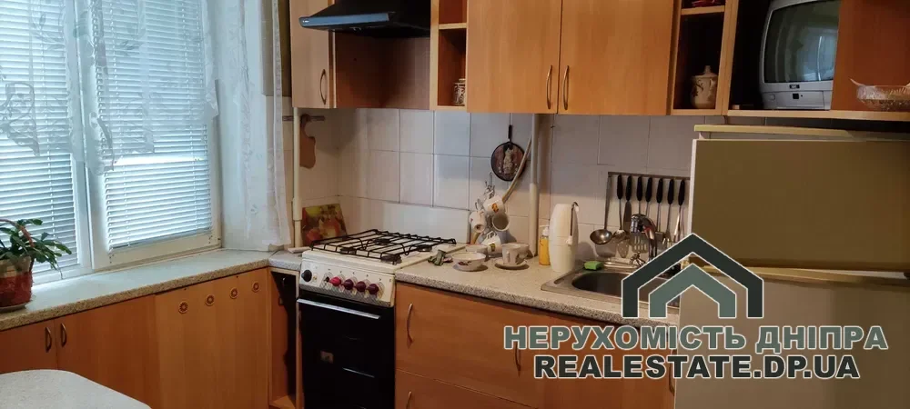Продам квартиру в Днепре на ул Коробова, Красный Камень 2к, 51 м² · 2