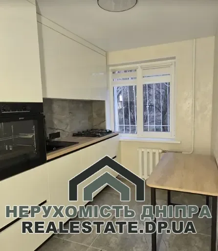 Продам 2к квартиру 46 м² з ремонтом на жм Парус · 1