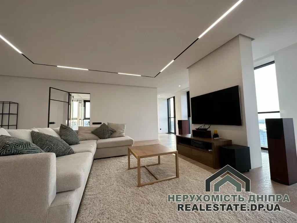 Продам 2к квартиру 127м в ЖК НОВОДВОРЯНСКИЙ · 3