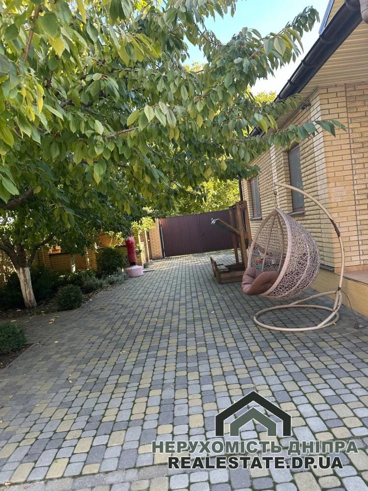 Продам будинок 4кімнати 160 м² ділянка 4 соткі просп. Слобожанский, Клочко · 4