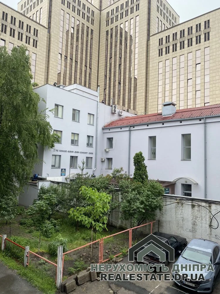 Здам 3-х кімнатну квартиру в центрі міста біля Менора