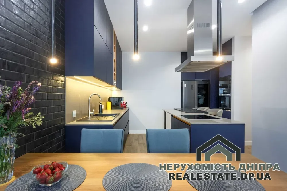 Продам 3-х кімнатну квартиру 94.8 м  ЖК Панорама