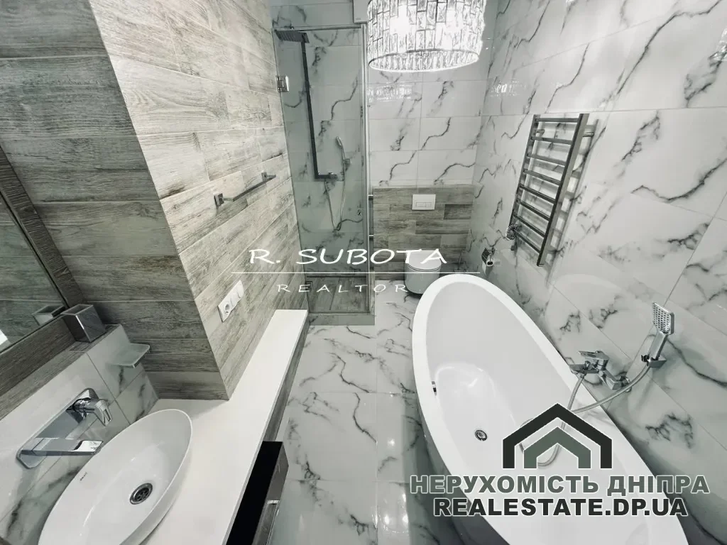 Продам 3к квартиру 100 м² з ремонтом ЖК IQ-House Нагорний вул. Володимира Моссаковського 7 · 3