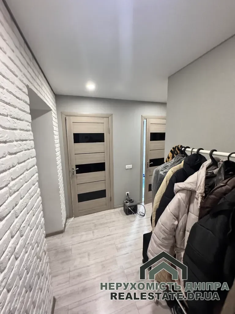 Продам 3к квартиру 44.3 м² Червоний камінь Савкіна вул. 6 Новокодакский район · 3