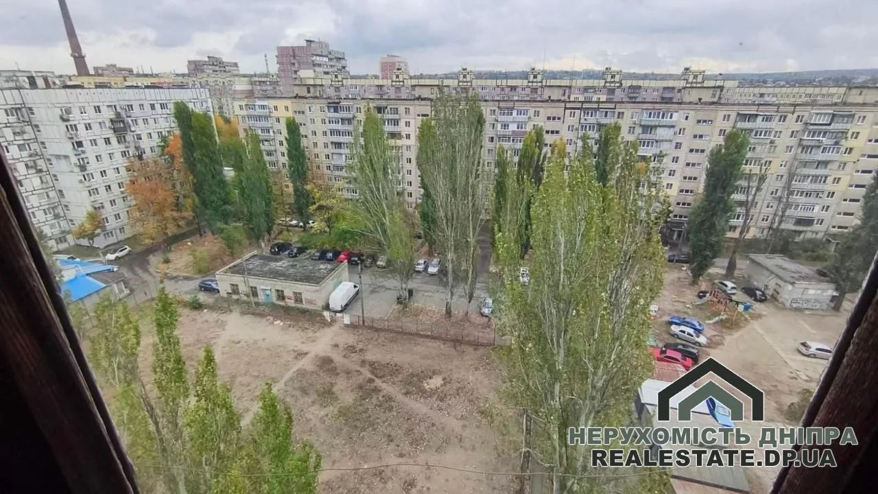 Продам 3к квартиру 61 м² Червоний камінь Коробова вул. 24 · 1