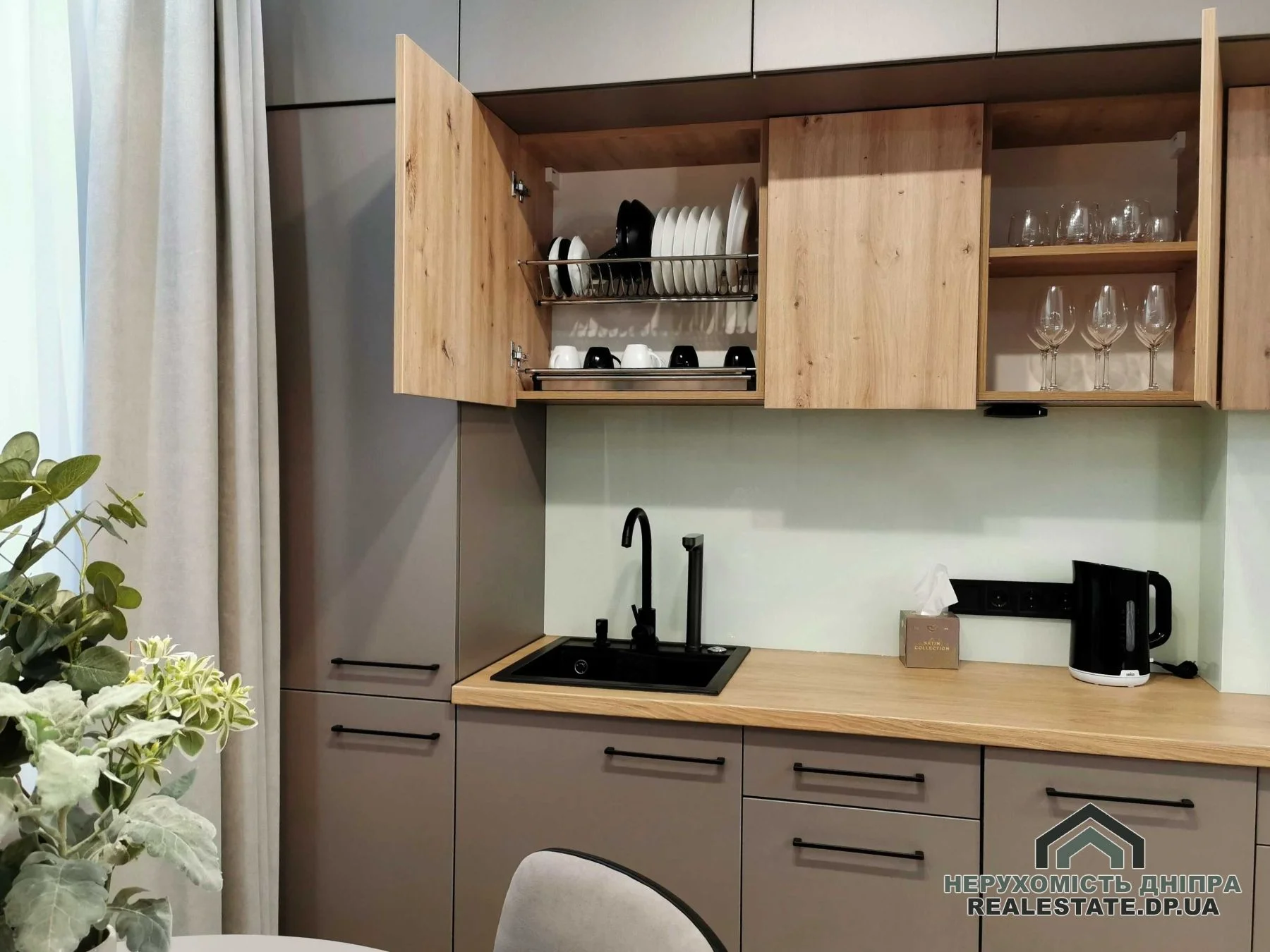 Продам 2к квартиру з ремонтом 48 м² ЖК Barvy Підстанція Запорізьке шосе 28 B · 2