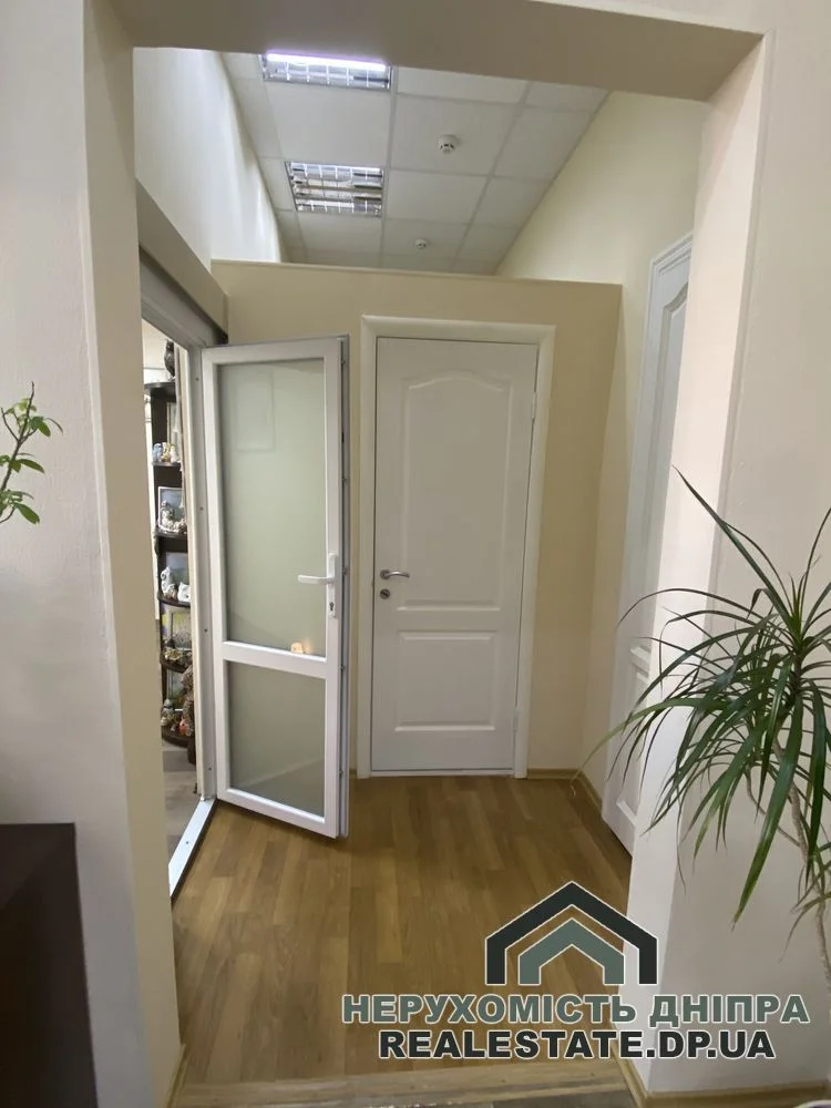 Продам комерційне приміщення 78 м² з окремим входом на вул. Старокозацька м. Дніпро · 2