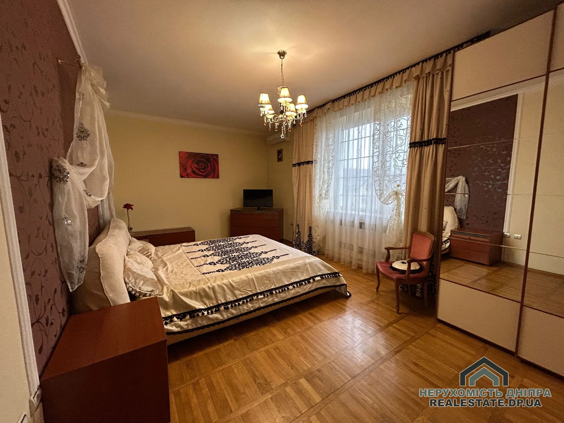 Здам чудовий будинок в центрі міста Дніпра. 7 кімнат, 450 м², ділянка 10 соток в районі ДІІТу · 3
