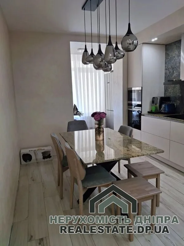 Продам квартиру ЖК Алые Паруса с ремонтом, 3 комнаты, 83 м² Парус  ул. Гидропарковая 13