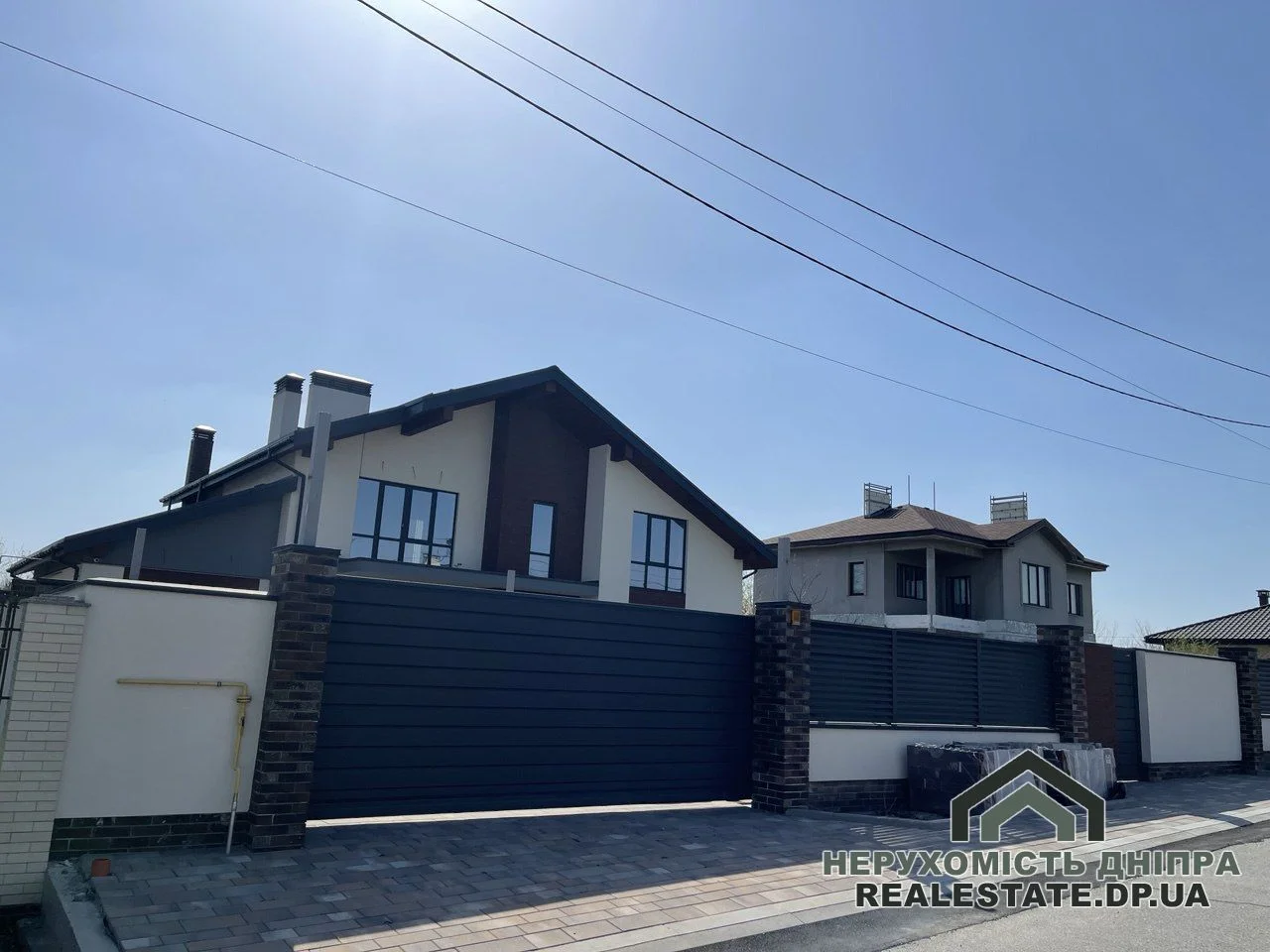 Продам 2х поверховий будинок 298 м² з верандою, бассейном на ділянці 15 соток в Сажівці · 2