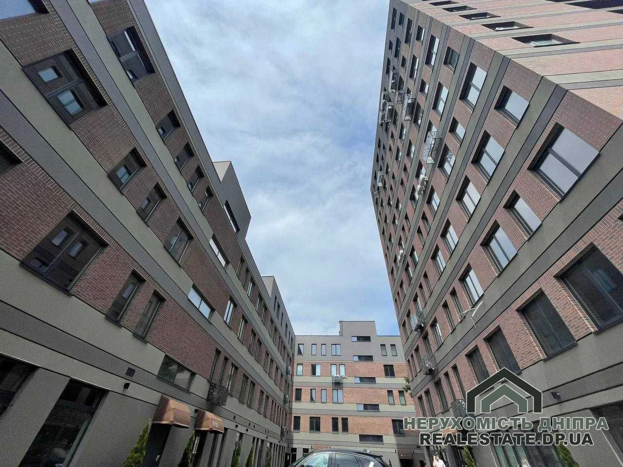 Продається чудова квартира 57.31 м² в центрі міста Дніпра ЖК Троїцький вул. Троїцька 5 · 3