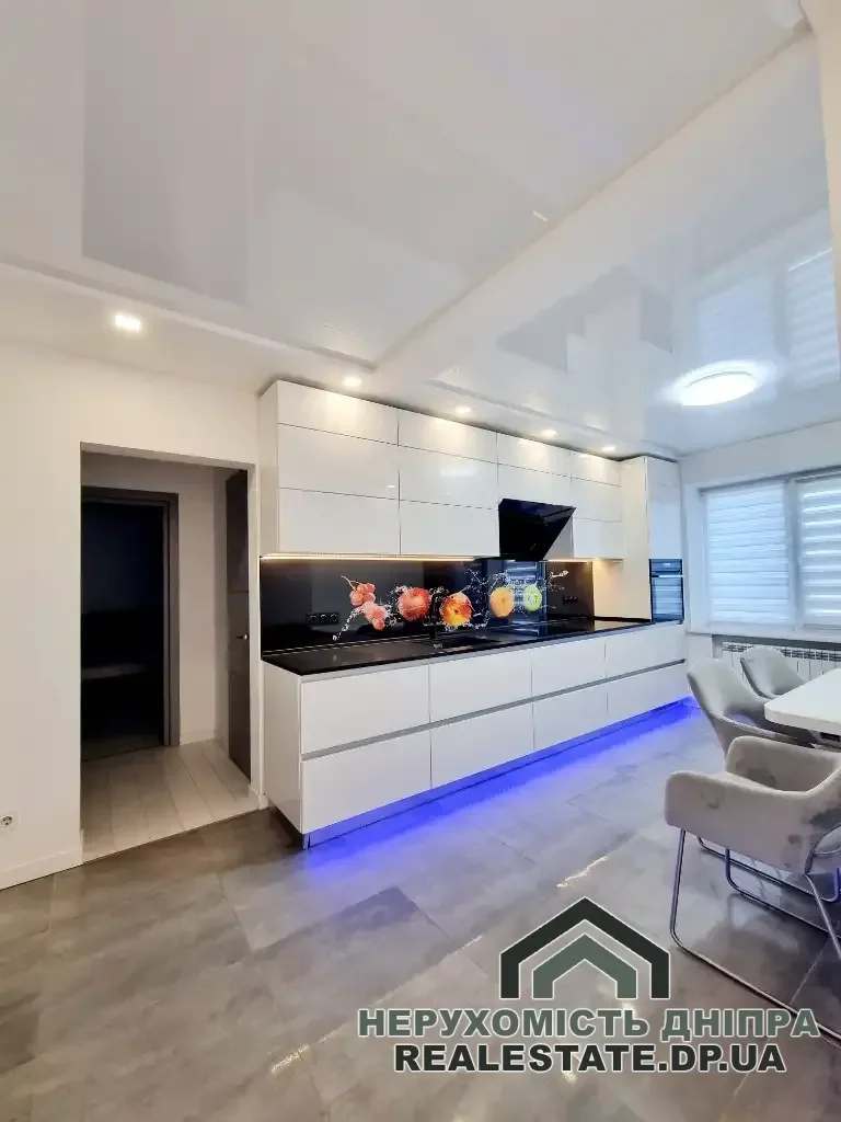 Продам 4к 83.5 м², с ремонтом Велика Діївська вул. 52 · 2
