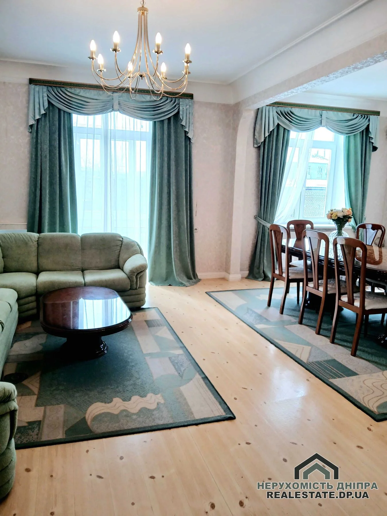 Продам квартиру в центрі міста Дніпра біля парку Глоби, 4 кімнати, 126 м², сталінка · 3