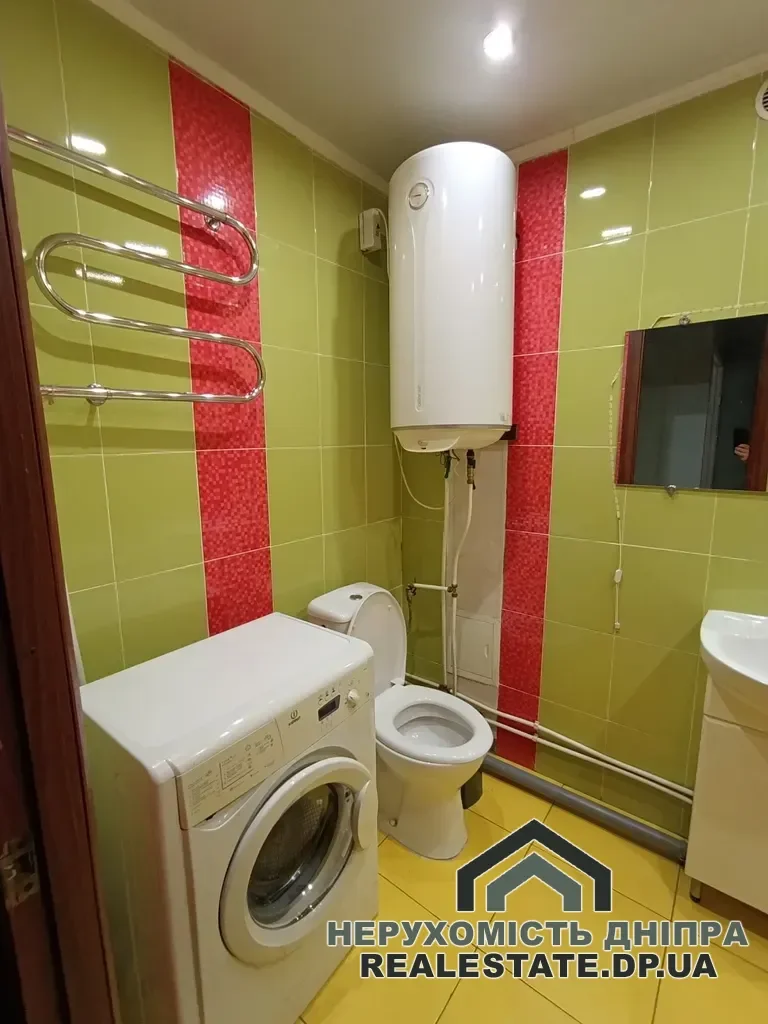 Продам 1 кімнатну квартиру 35 м по Софії Русової вул. 6 Каруни, просп. Мануйлівський · 4