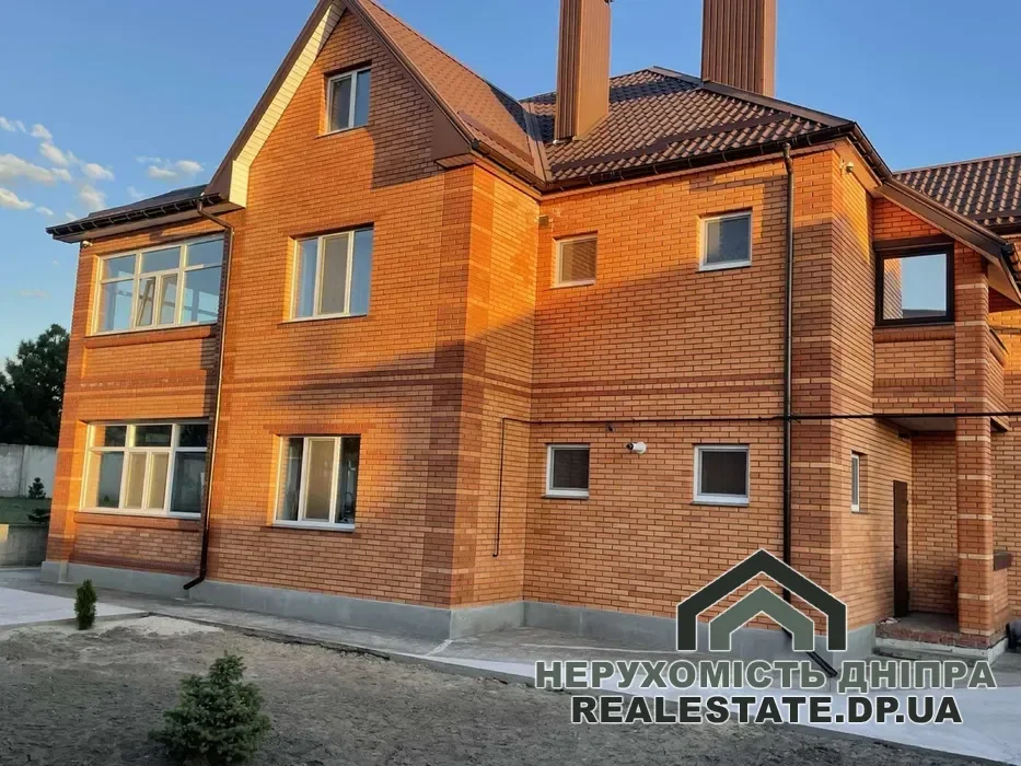 Продам 3-х этажный дом 284 м с мебелью и ремонтом Царское село в Днепре