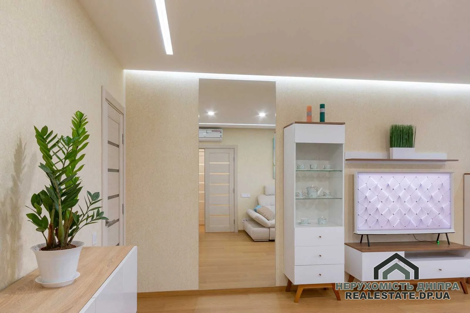 Продам квартиру ЖК Рубіновий Велика Діївська 24 на жм Червоний Камень, 1к квартира, 56.7 м², метро Покровська · 3
