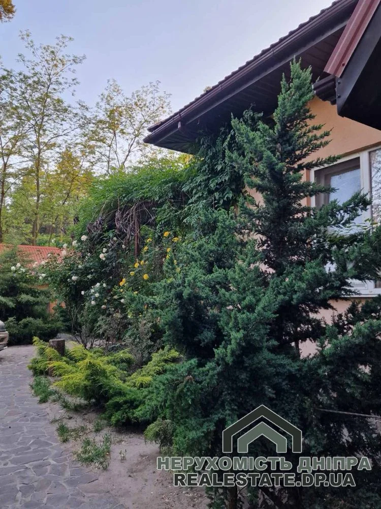 Продам 2х поверховий  будинк 216  м  по вул. Зелена Піщанка 25 соток · 4