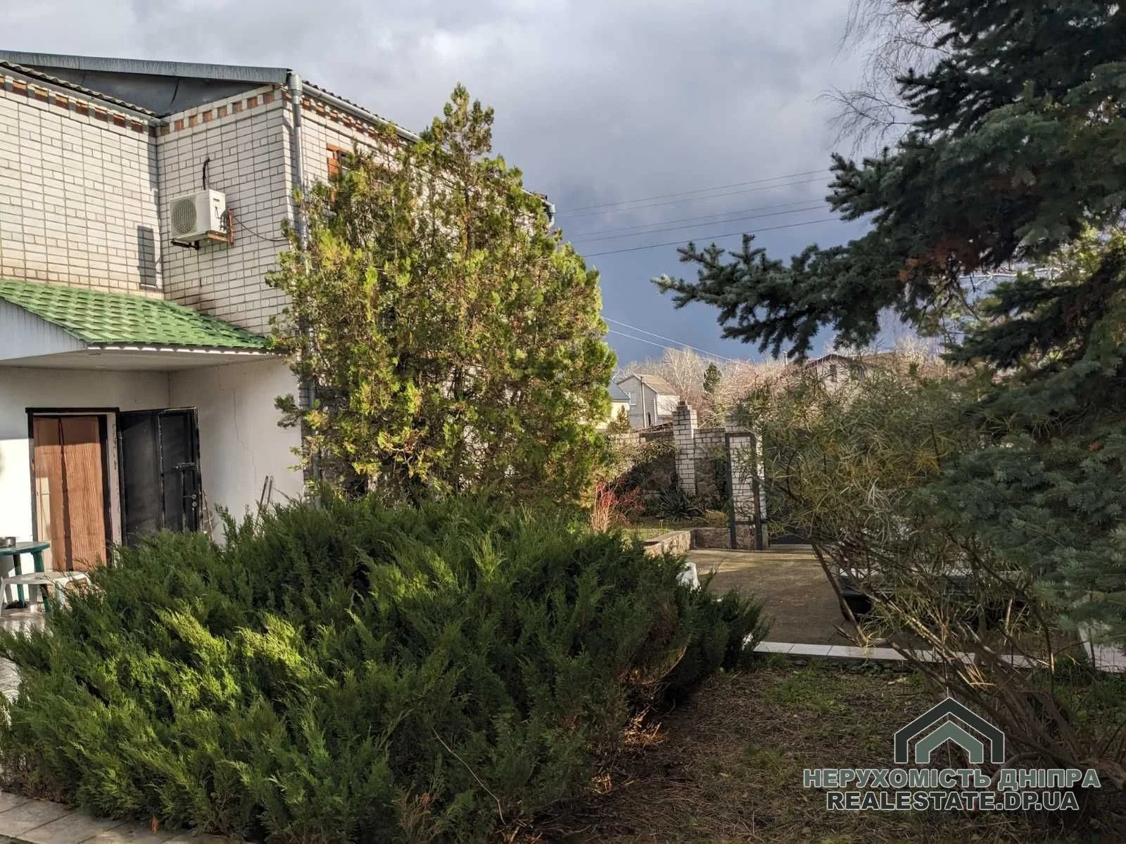 Продам будинок 276.90 м² в Обухівці за мостом Ізумруд · 2