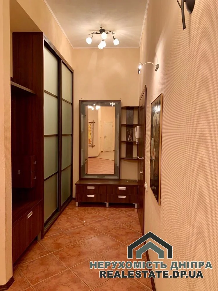 Продам 4х-комнатную квартиру ,170 м² по ул. Воскресенская в центре Днепра · 4