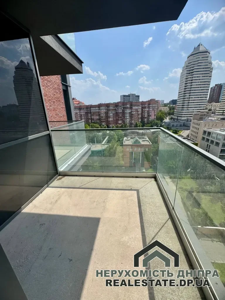 Продам двосторонню квартиру з терасою 67.8м²  в ЖК MAYAK · 3