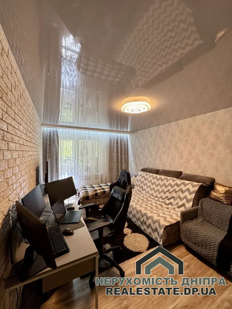 Продам 3к квартиру 73 м² з ремонтом ж/м Червоний камінь вул. Савкіна 4 · 4