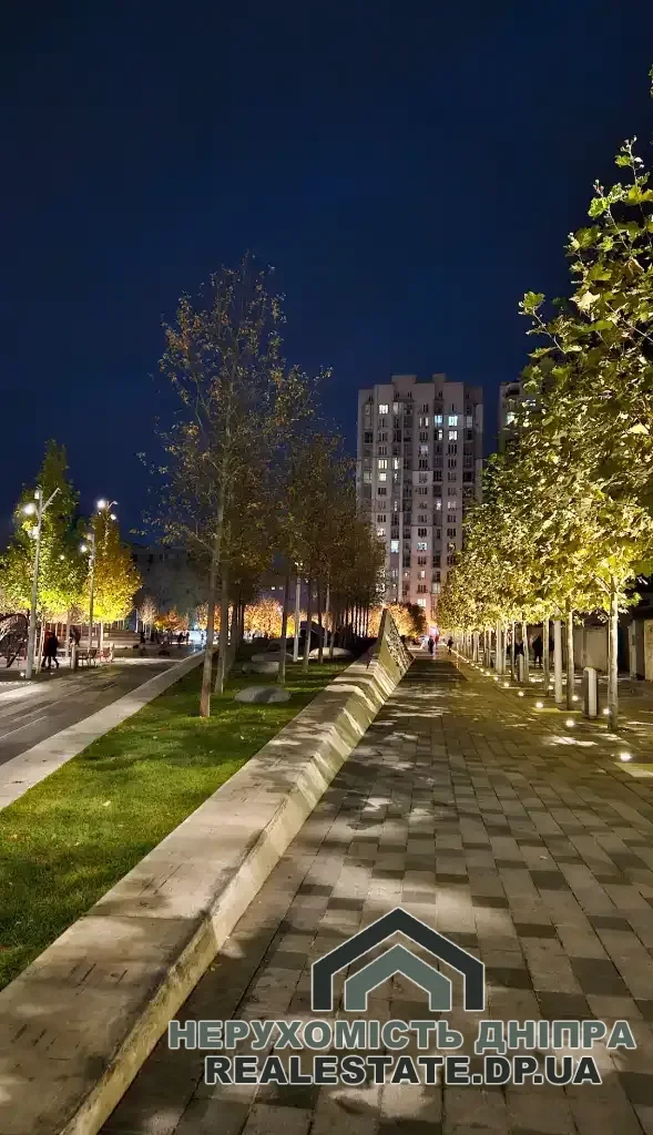 Продам 3кв. 71 м² Центр, сталинка · 1