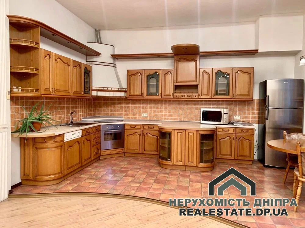 Продам 4х-комнатную квартиру ,170 м² по ул. Воскресенская в центре Днепра · 2