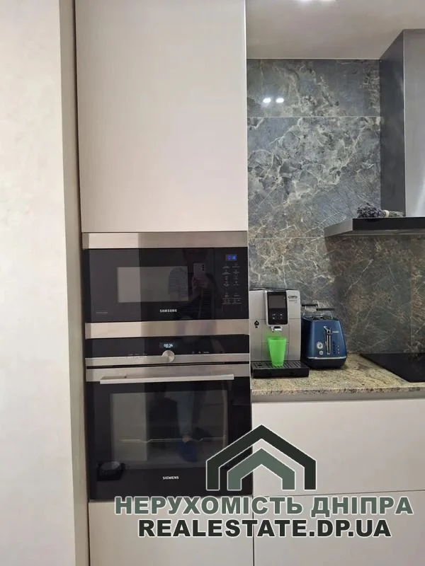 Продам квартиру ЖК Алые Паруса с ремонтом, 3 комнаты, 83 м² Парус   ул. Гидропарковая 13 · 2