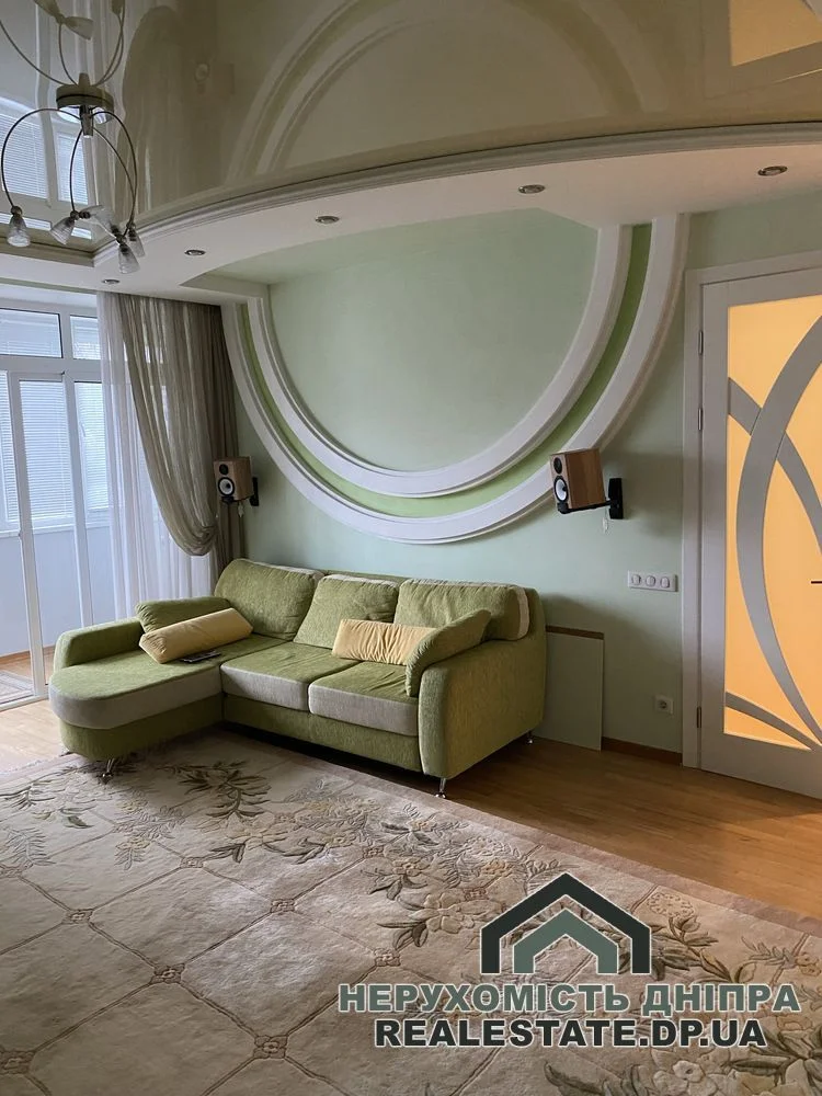 Продам 3 кімнатну квартиру 90 м² на Крутогірний узвіз 9 (вул. Рогальова) вартість разом з гаражем · 2
