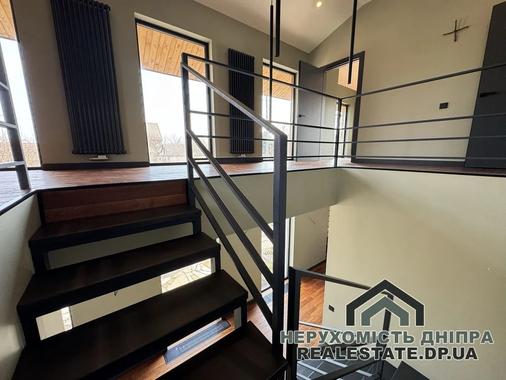 Продам будинок вул. Некрасова в Обухівці 3 кімнати, 301 м², 15 соток · 3