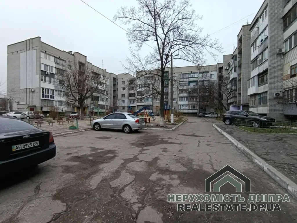 Продам 1 кімнатну квартиру 35 м по Софії Русової вул. 6 Каруни, просп. Мануйлівський