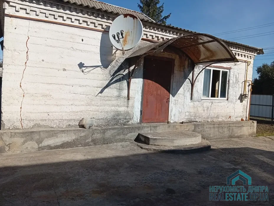 Будинок · Дніпро, Новокодацький (Ленінський) район, Таромське, вул. Ямпольська (Пушкіна) · 2