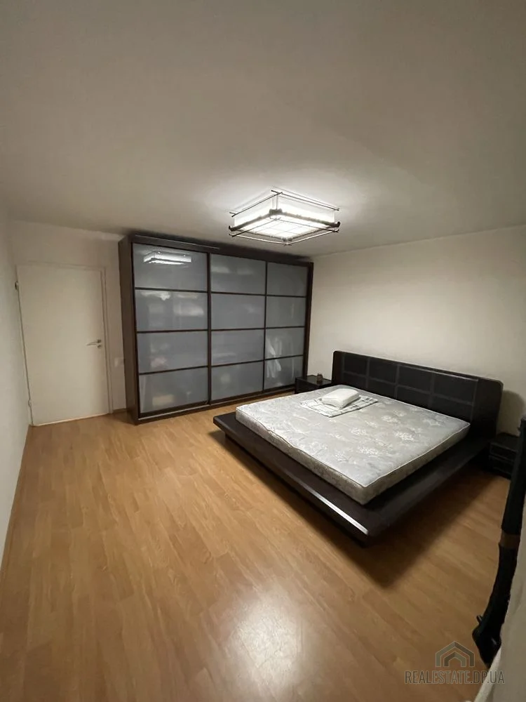 Квартира, 3‑комнатная, 92 м², новокодацкий район, Червоний камень, ул. Шодуарівская, 3 · 2