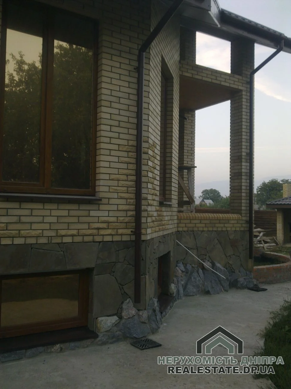Продам будинок 4 кімнати 286м² 13 соток  Підгородне