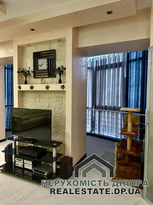 Продам 4к квартиру 147.8 м² на вул. Херсонська 9А