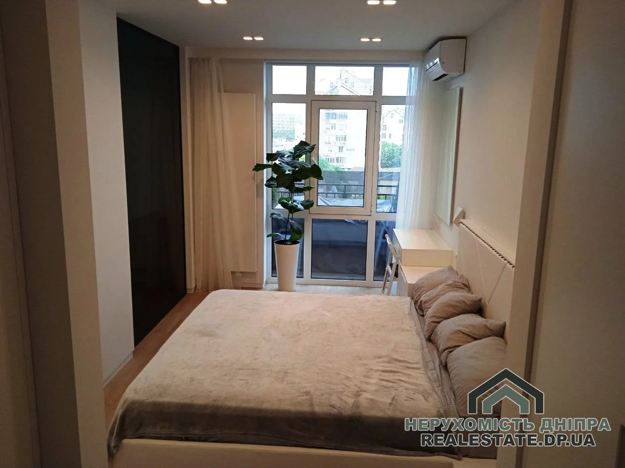 Продам 2к квартиру 80 м² ЖК Central Park, центр міста, парк Чкалова