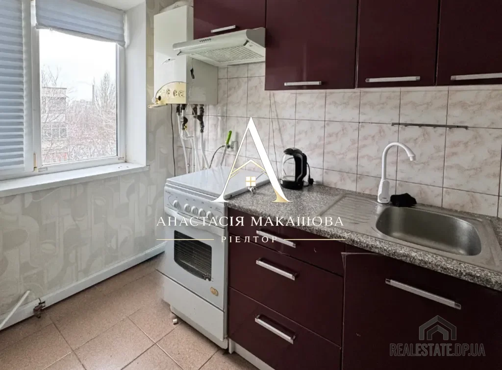 Квартира у Дніпрі, Новокодацький район, Червоний камінь, пл. Новокодаська 5