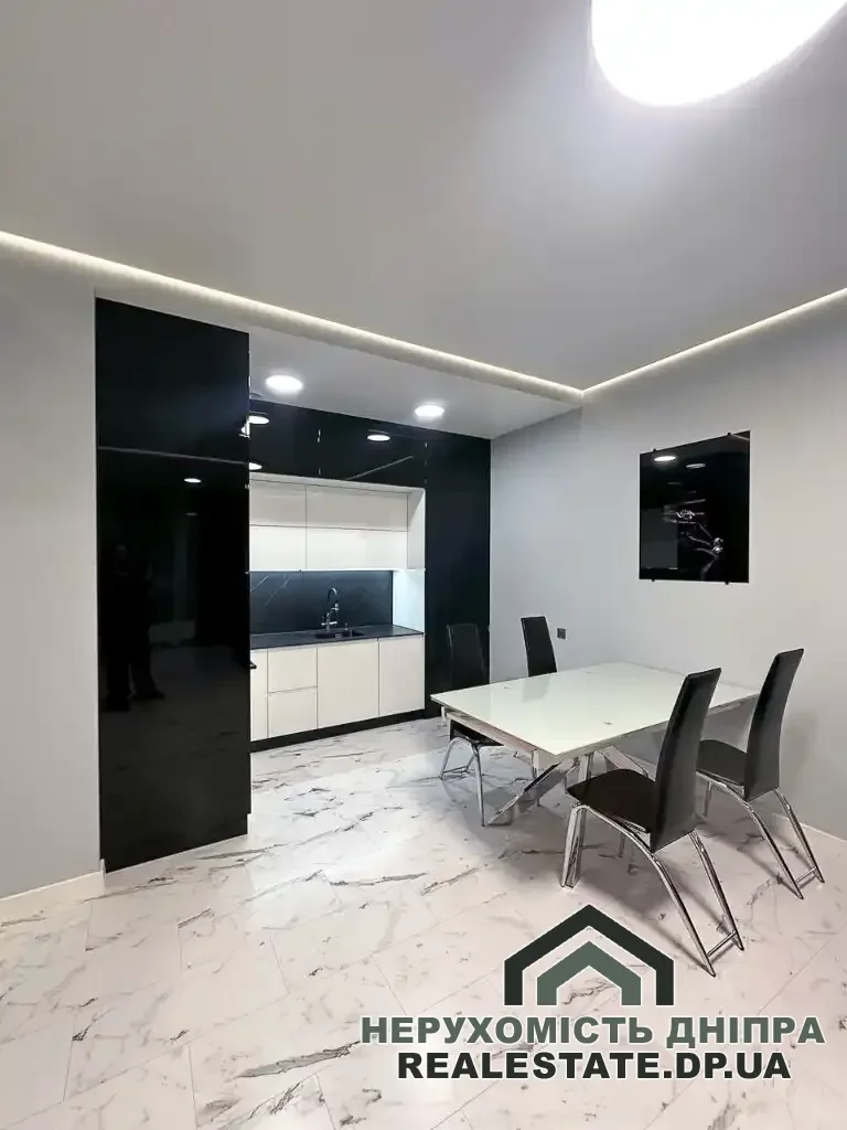Продам 2х кімнатну квартиру 58 м² з ремонтом ЖК Рыбинский