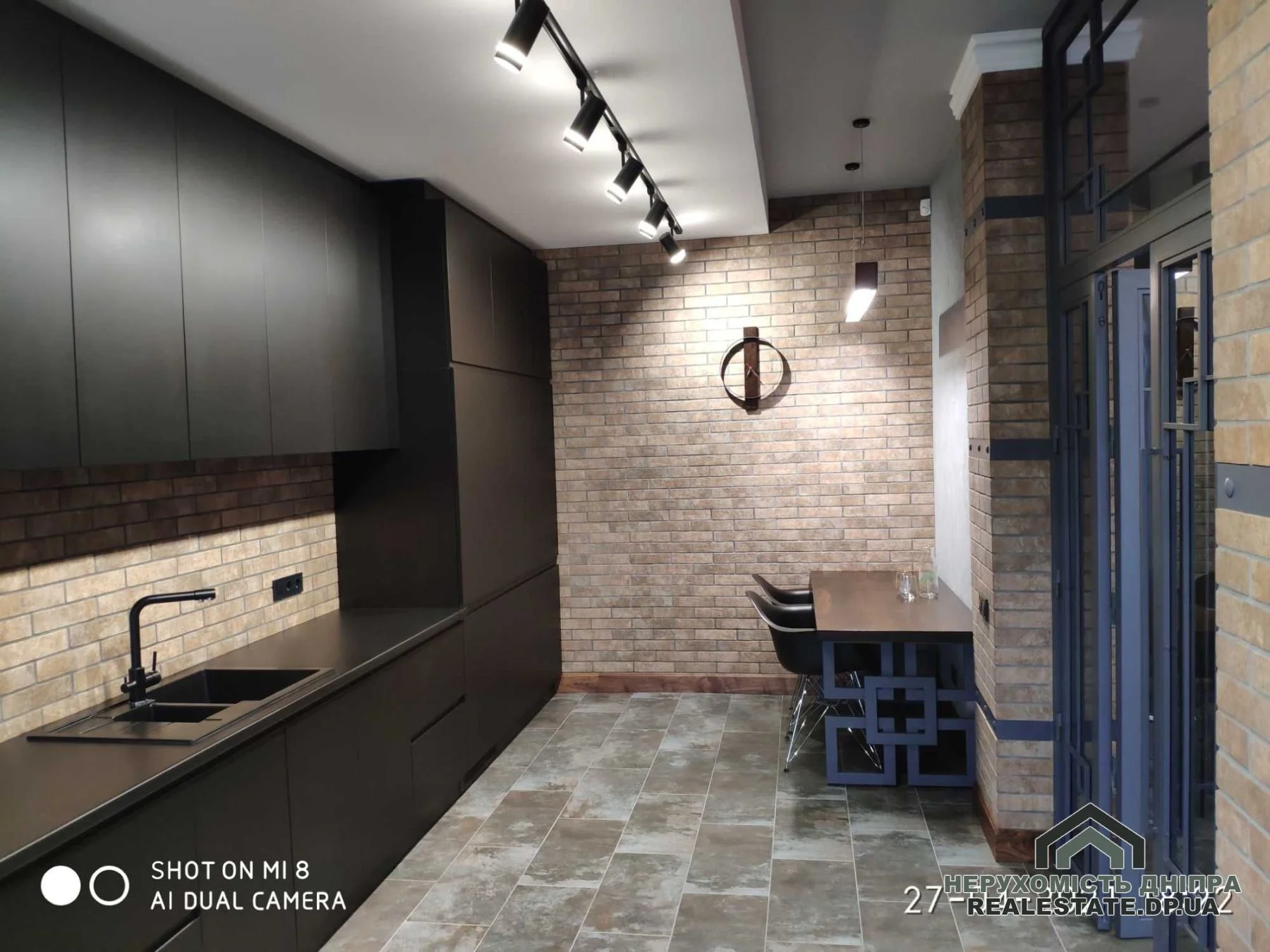 Продам 2х комнатную квартиру 91 м2 с дизайнерским ремонтом в стиле LOFT ЖК LUX DELMAR · 4