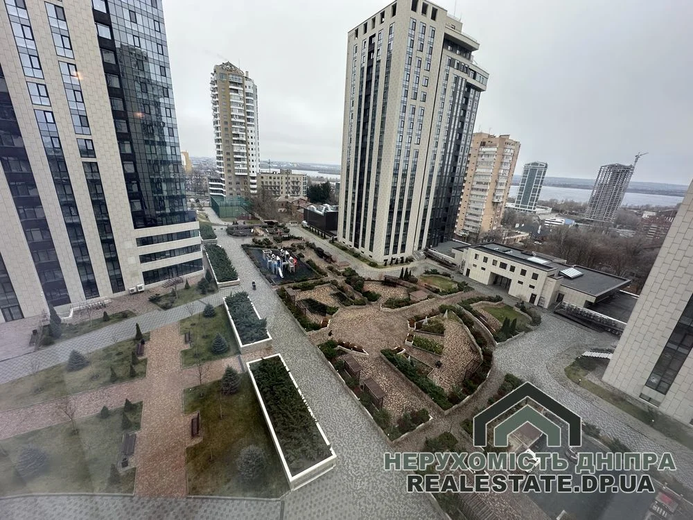 Продам 3к квартиру 120 м² ЖК Панорама в центрі міста поруч з парком · 2