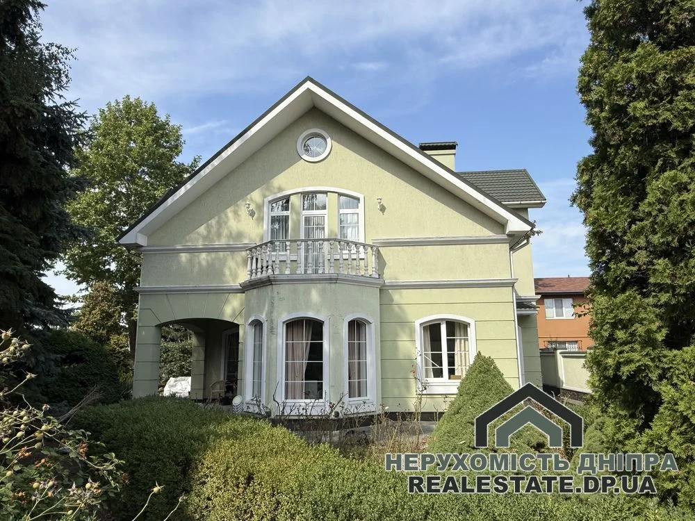 Продам будинок вул. Великолукська (Токмаківська) 374 м² 7 кімнат, 10 соток