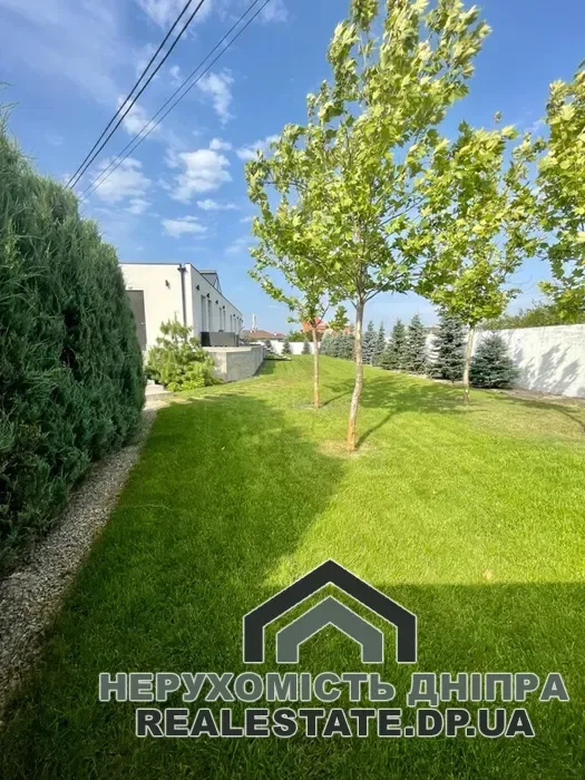Продам 1 поверховий будинок 8 кімнат 400 м² на ділянці 12 соток на вул. Центральна у Слобожанському · 4